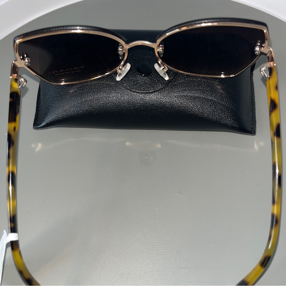 TAHARI New Cat Eye Sunglasses - th860d8 - Picture 3 of 6